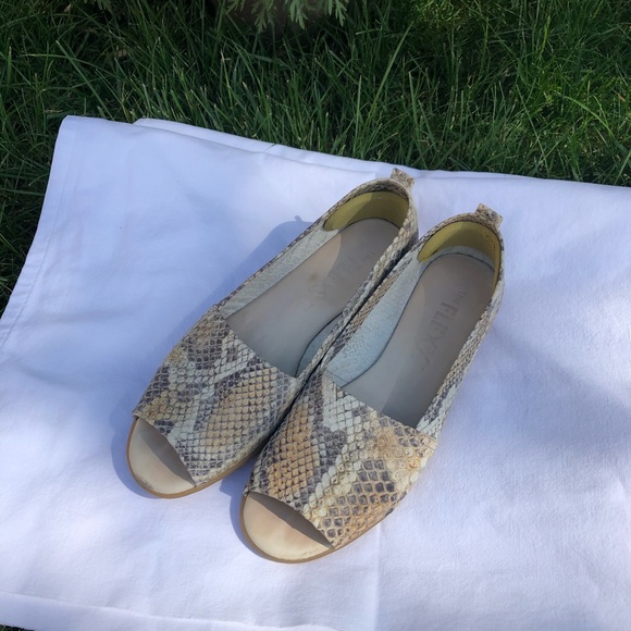 Snake print flats - Picture 2 of 6
